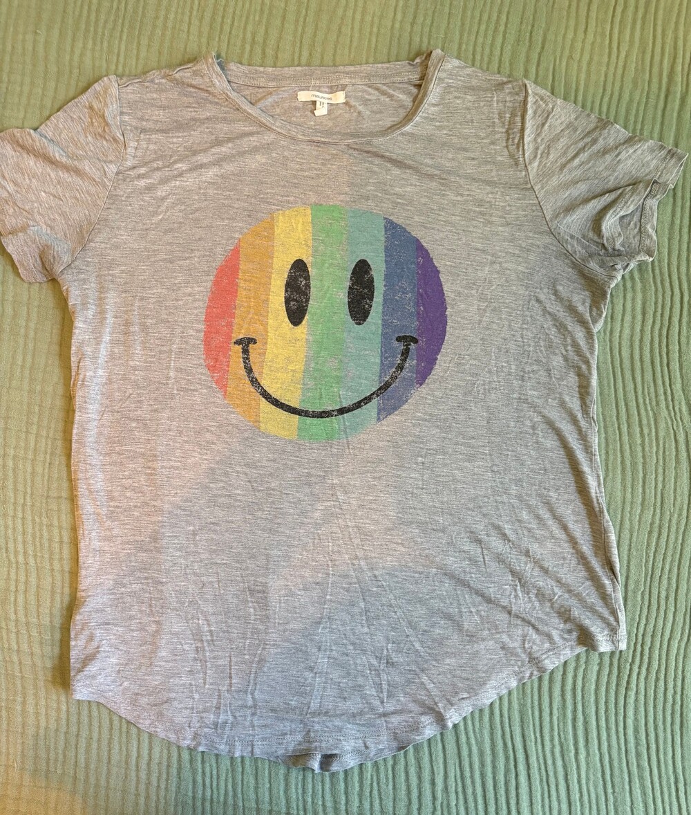 maurices medium gray smiley face t-shirt casual short sleeve top